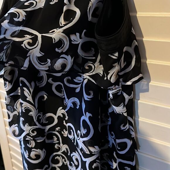 White House Black market sleeveless ruffle blouse size small - Picture 7 of 8